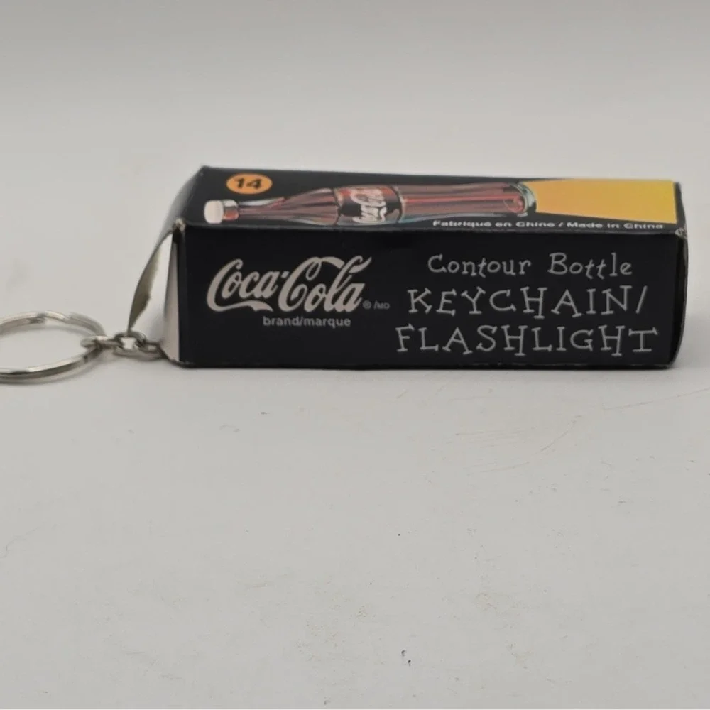 Coca-Cola Contour Bottle Keychain Flashlight Soda Theme w/ Box Made in China